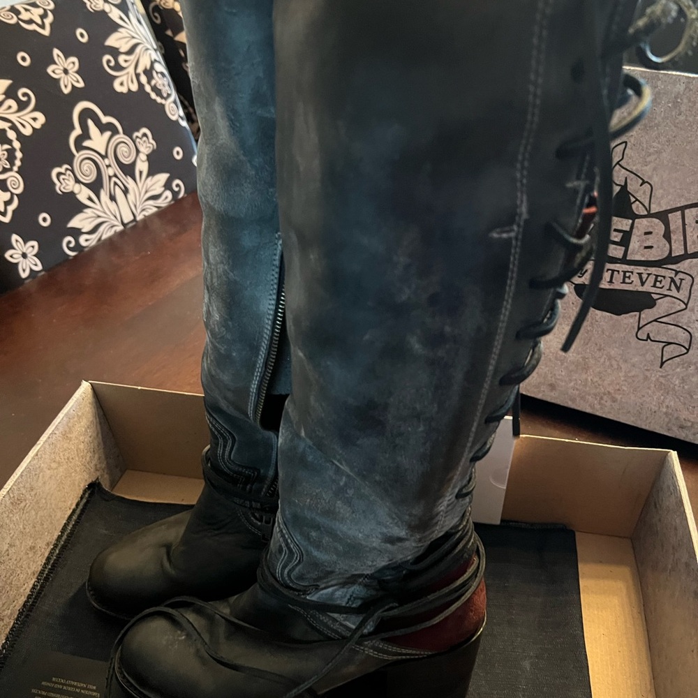 Freebird by Steven Black Lace-Up Tall Boots size 10 - Picture 9 of 10